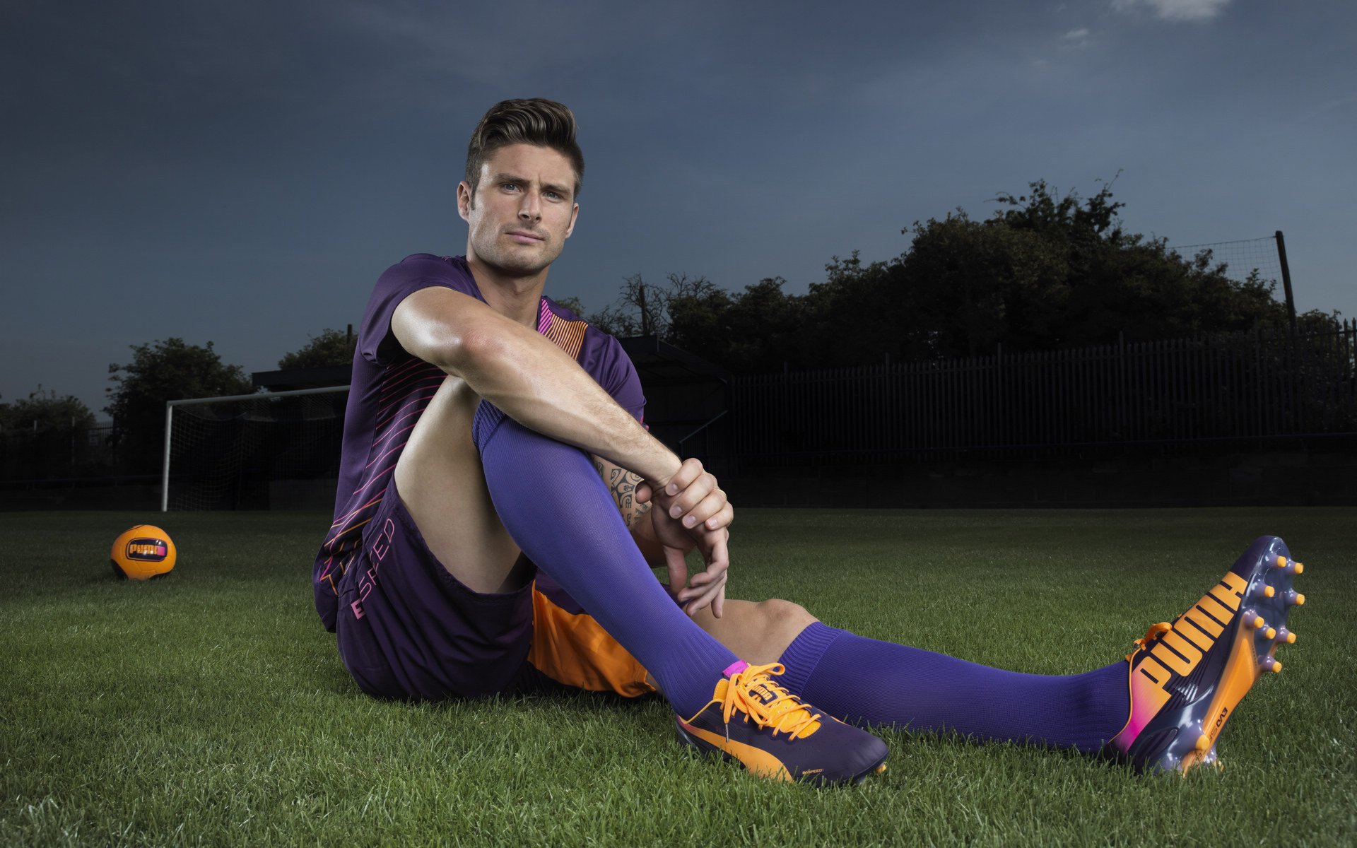 德甲现场火爆：攻守激烈，精彩迭起！，德甲榜首大战